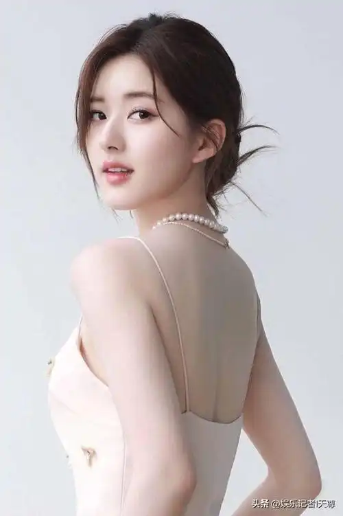 中国前100名漂亮女明星名字