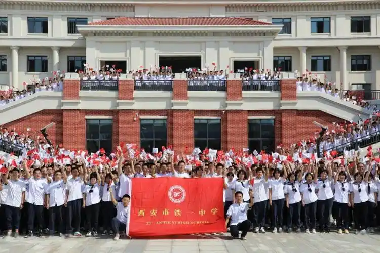 碑林学子高光时刻西安铁一中800人合唱团亮相十四运会开幕式