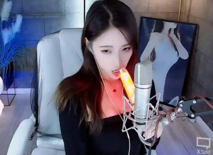 虎牙女主播林软软火了,参加比赛表演热度,导致评委当场被封号_活动