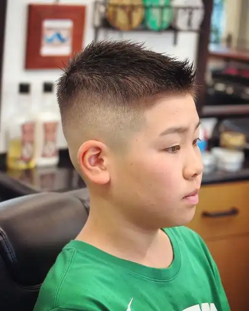 "最帅气"小男孩发型17款,时尚有型显精神,爸爸妈妈们快收藏|刘海|寸头