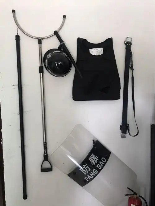 "安全无小事,平安是大事"——灵洞乡光明小学自查自纠在行动