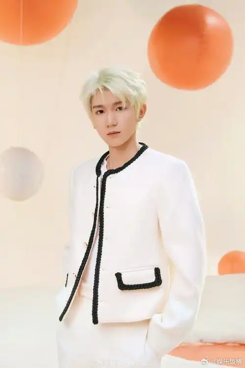 tfboys十周年彩排合体正面照