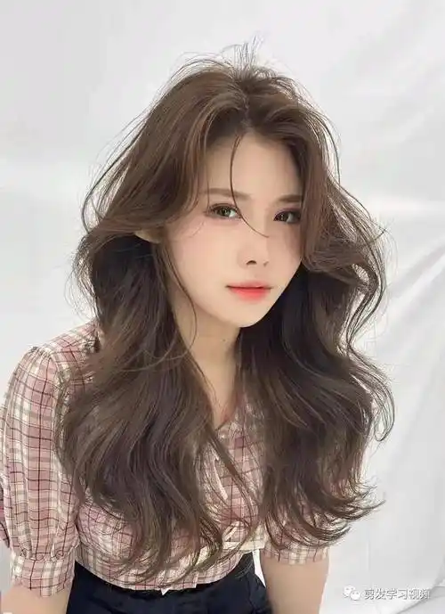 "又纯又欲,夏款大波浪."_中国_发型_形象