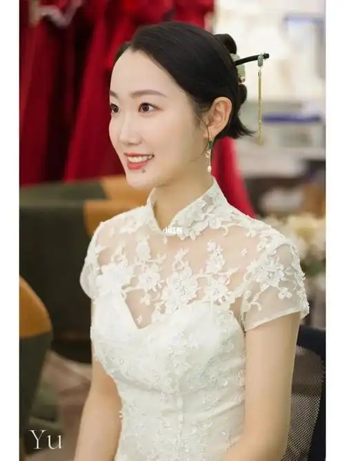 旗袍发型素雅大方