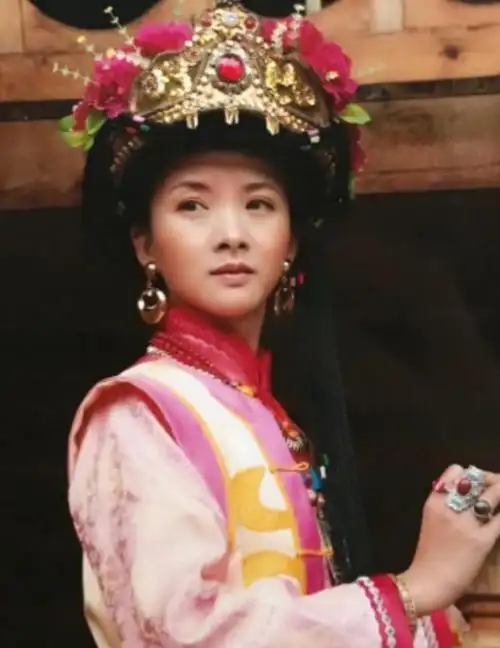 谢兰:父母都是聋哑人,嫁大11岁师小红丁克12年,39岁为爱生子