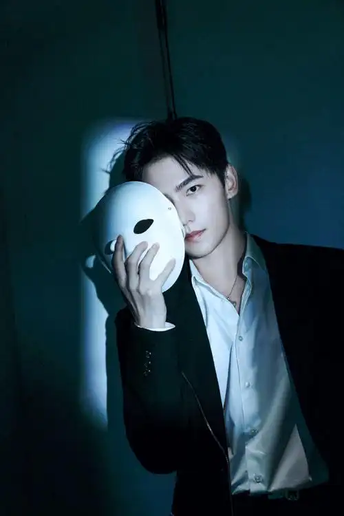 杨洋你好星期六#化妆:@袁大帅ontime发型:@肖昀见ontime造型:@the