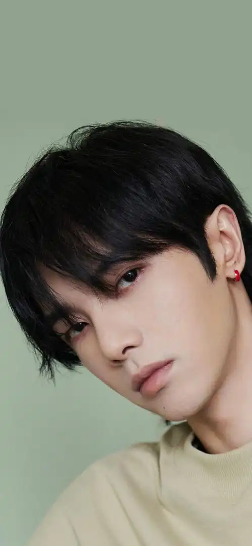 华晨宇4.3.上海活动照片壁纸来啦