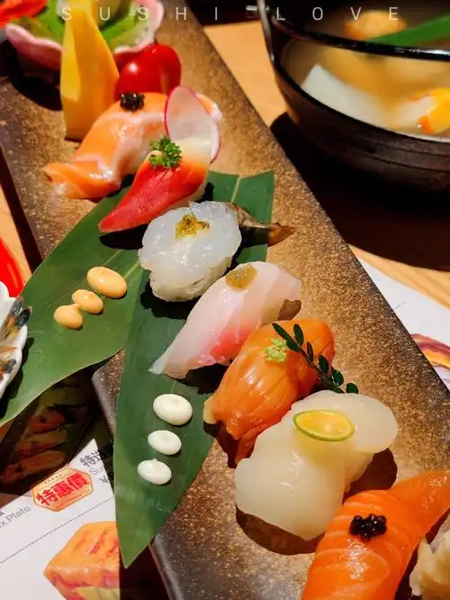 中海寰宇宝藏创意寿司法餐情怀的精致寿司