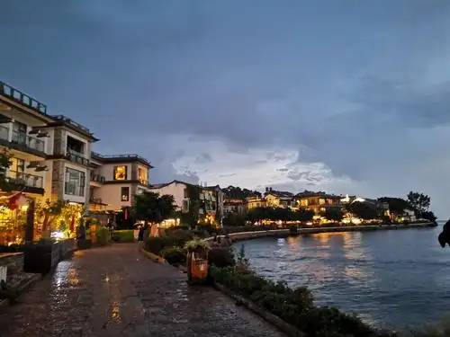 黄昏小镇浪漫十足