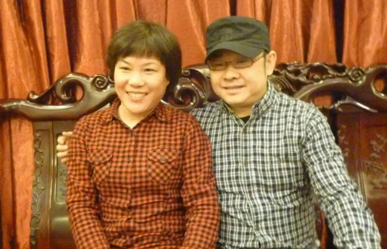 刀郎与他妻子的照片! [开心] 昨日不复来#秋实之美