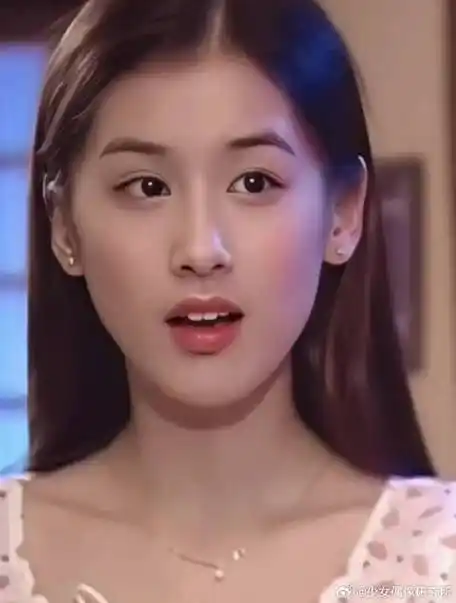 黄圣依颜值最巅峰时期,娇嫩俏脸纯真无邪_新浪新闻