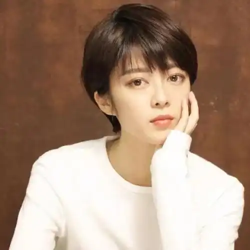 短发发型女