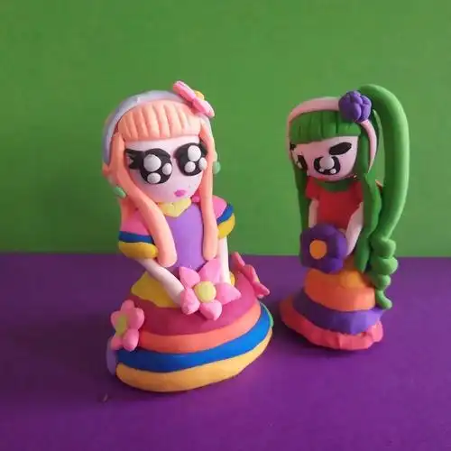 学生粘土手工作品系列(四)人物 写美篇欣赏制作课,同学们找一找哪件