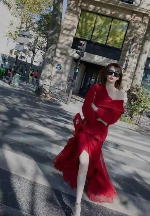 这一次金瀚询问戚薇的体重,戚哥痛快"反击",其实也传递着一个好的观念