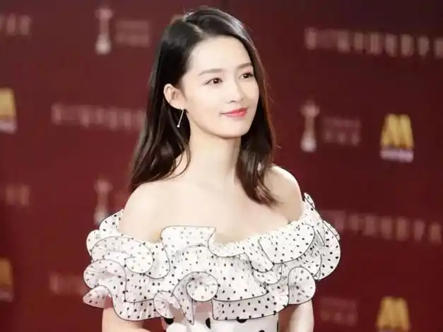 想红的野心写在脸上,又立"淡如菊"的人设,32岁的李沁醒醒吧|陈晓|林申