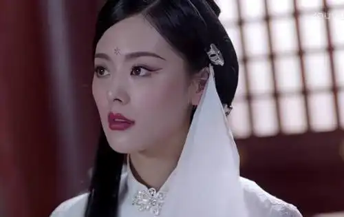 《烈火如歌》连丫鬟都是美女,网友:这次的青楼花魁终于选对了