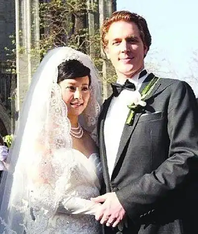 "6月19日凌晨,著名演员袁莉的加拿大老公林博文(英文名blaine