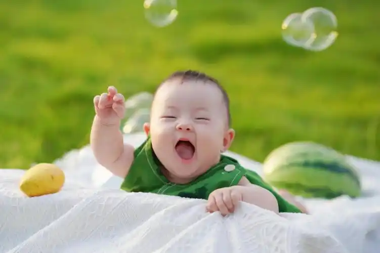 4个月的小宝贝可爱到犯规