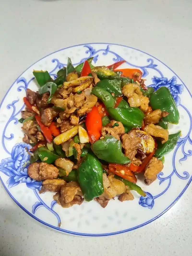 97农家小炒肉.有名的湘菜,饭桌上的家常菜, 它 - 抖音