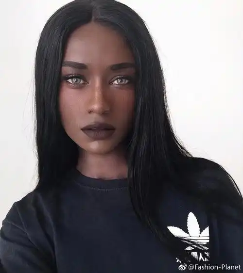 黑珍珠般的妹子,气质很特别的黑皮肤女孩 melvnin bee