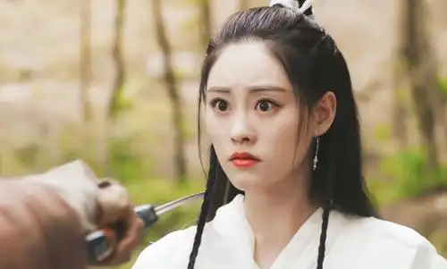 新版周芷若上热搜第二名与高圆圆对比演技遭网友嘲讽