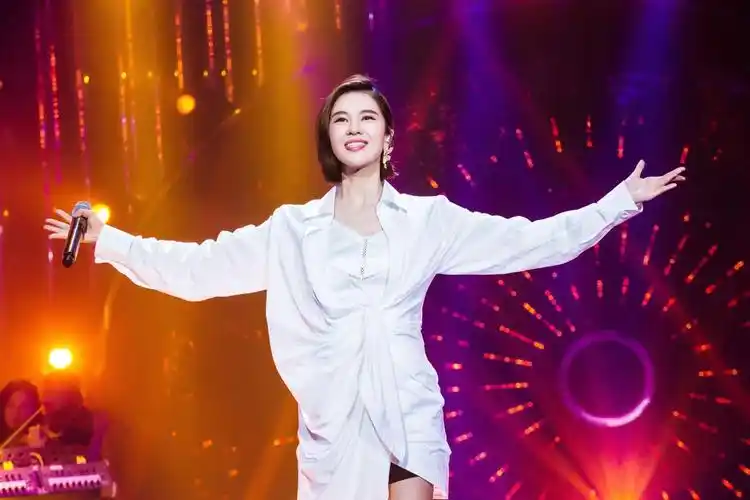 《歌手》2018郁可唯远赴苏州请"帮手" 琵琶助阵传承传统评弹文化