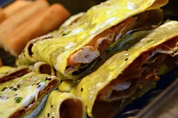 煎饼馃子是天津著名的小吃