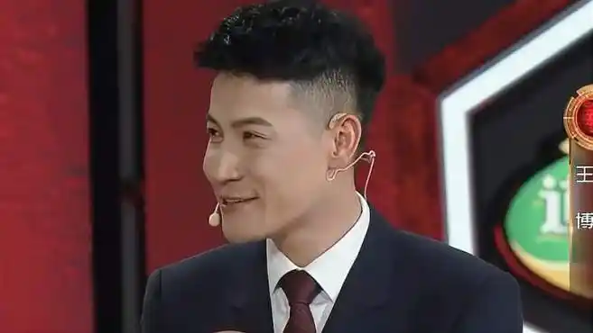 王博展示空乘版英语口音,俗称散装英语,遭小尼调侃丨开门大吉-影视综