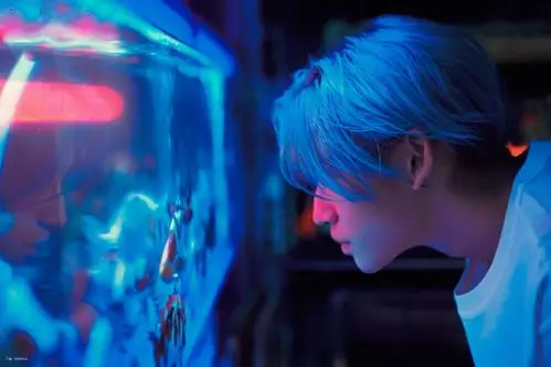 > 小鬼王琳凯迷幻光影大片写真图片(2/10)王琳凯相关图片 推荐壁纸 本