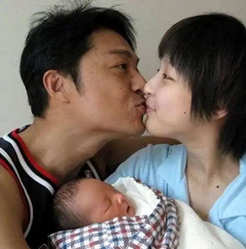 小女生爱上62岁马景涛,霸气官宣:不介意三婚,还@前妻和前女友