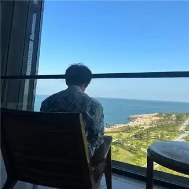 这么帅气的背影男生头像真的好爱哦,很个性又帅气爆棚的高冷系男生