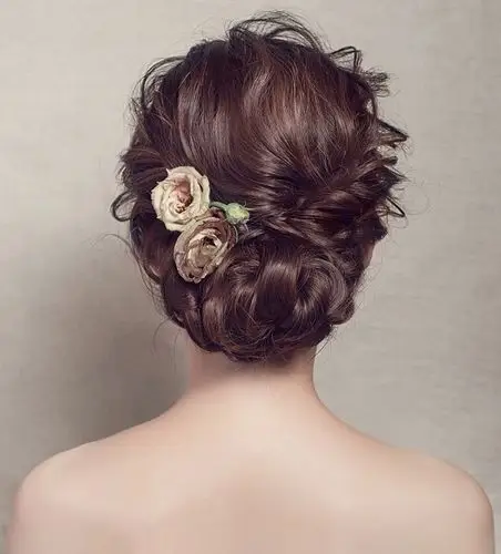 新娘盘发方法新娘头发特别少怎么盘发