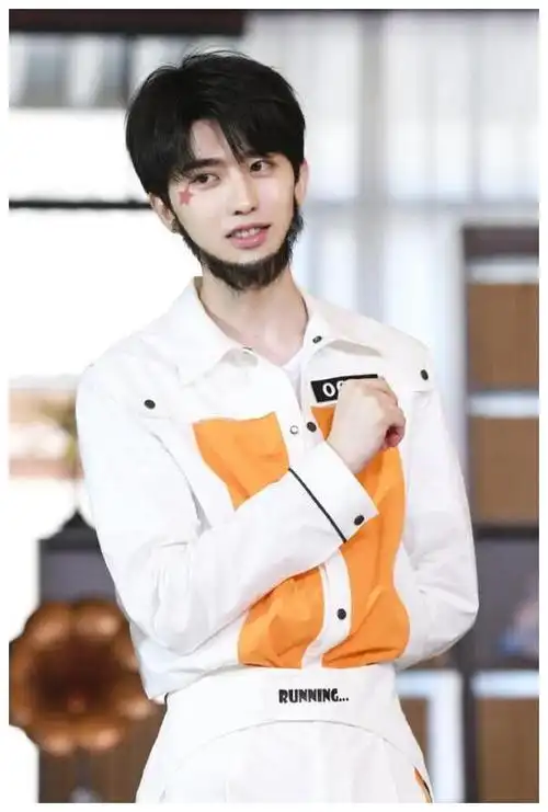 《奔跑吧》新一季首播:蔡徐坤一改往日风格,尝试"大胡子"造型