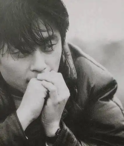 提起这个名字,可能现在许多年轻人可能并不知道王杰是谁,但是只要一