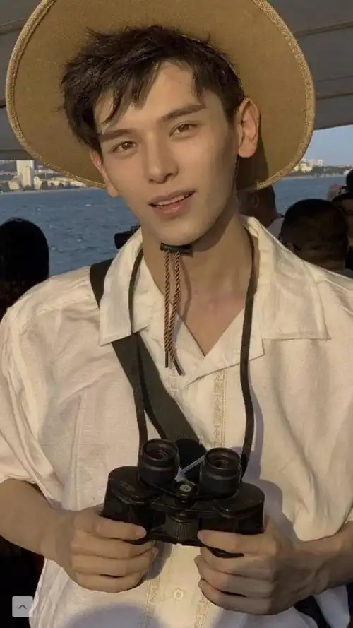 贼好看ins网红壁纸走一波你可以为一个人卑微到尘埃里但没人会爱尘埃