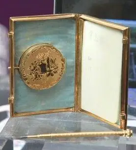 梅艳芳遗物拍卖,胞兄斥"赃物"