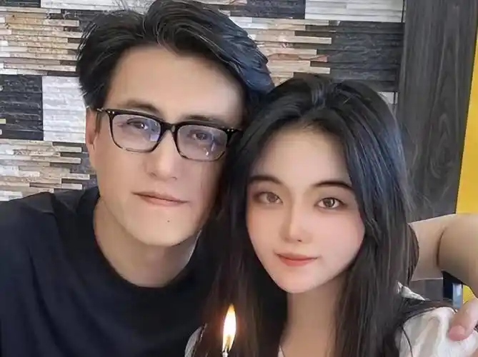 靳东罕晒家庭照!