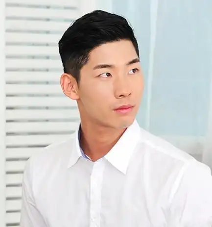 男士无刘海短发发型 清爽露额头更帅气