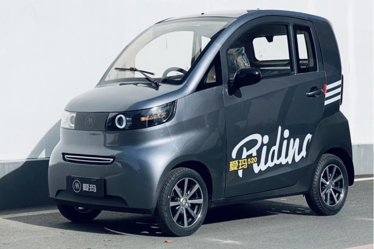 爱玛四轮电动小车实拍12座椅带天窗续航140km适合买菜接娃