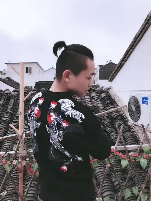 男生长发扎辫子好吗怎么扎好看呢