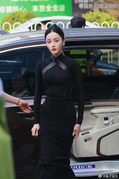 迪丽热巴好像女特工