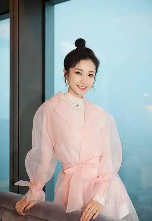 原创延禧攻略明玉扮演者姜梓新的时尚高冷气质跳脱色彩尽展灵动本质