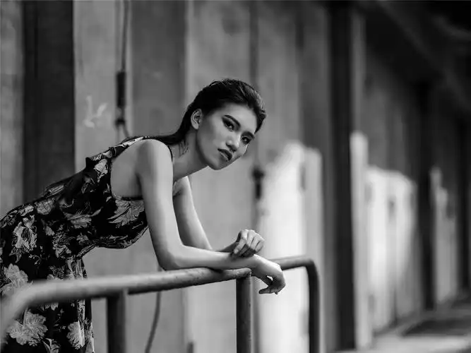 定格《废墟时光》黑白人像摄影