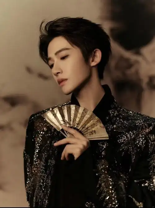 刘宇yu_回忆2021年他刚参加《创造营2021》的时候还是一个非常内向的