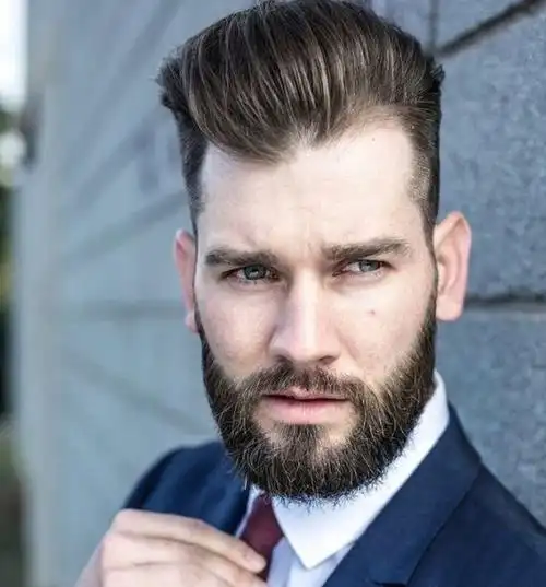 换上大背头发型,帅气有型又时尚,举手投足尽显时尚气质,又酷又帅,气场