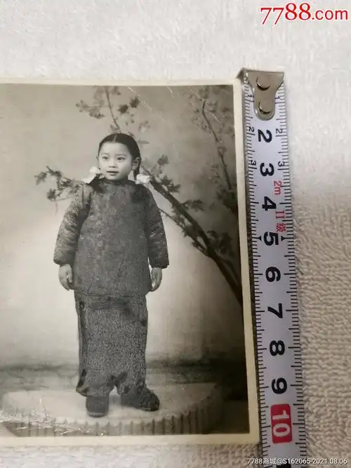 解放初期小姑娘留影_老照片_图片收藏_回收价格_7788老照片