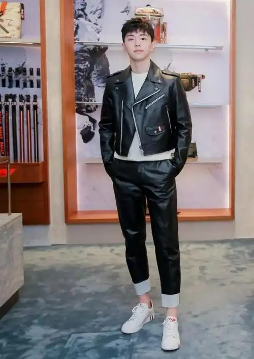明星皮夹克造型,哪个帅到了你?谢霆锋不按常理出牌
