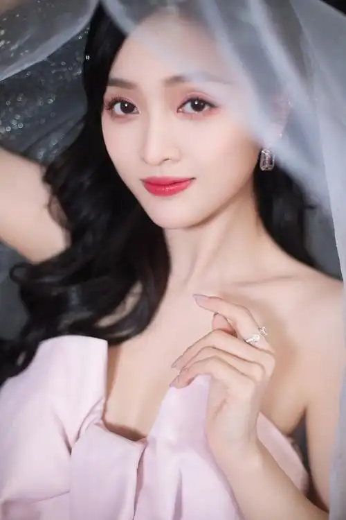 吴宣仪跳兔子舞