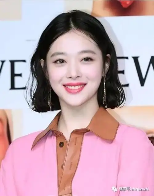 不论是长发还是短发,雪莉基本上都能hold住,优雅十足~当然这也和她