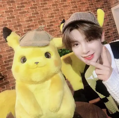 justin黄明昊丨头像